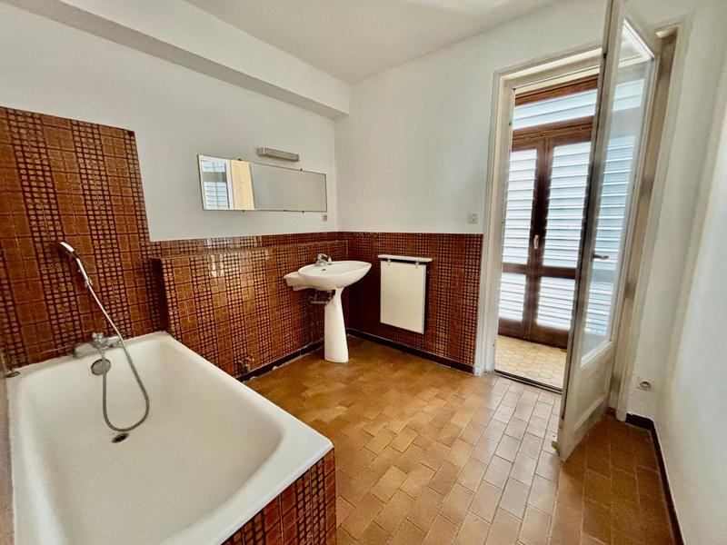 Appartement - 100 m² - 3 pièces