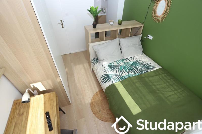 Chambre - 12 m² - 1 pièce