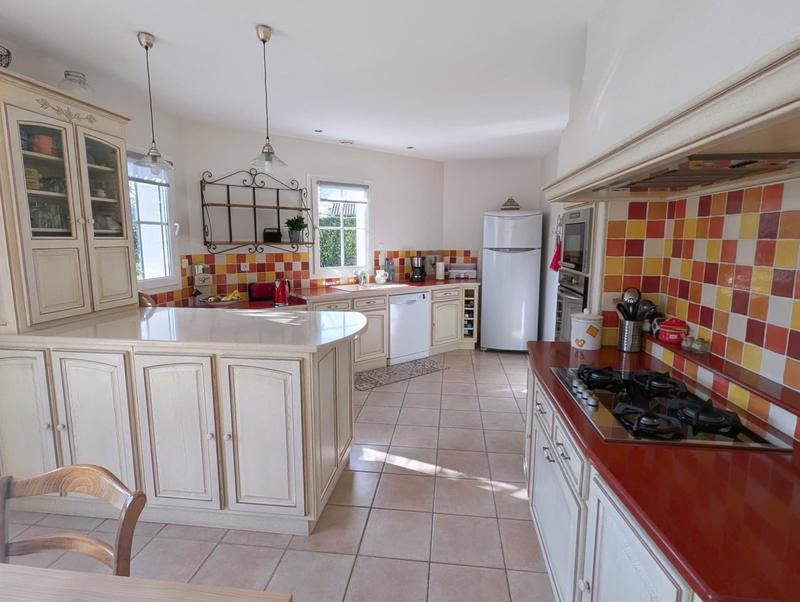 Maison - 202 m² - 5 pièces