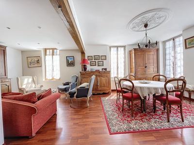 Maison - 140 m² - 6 pièces