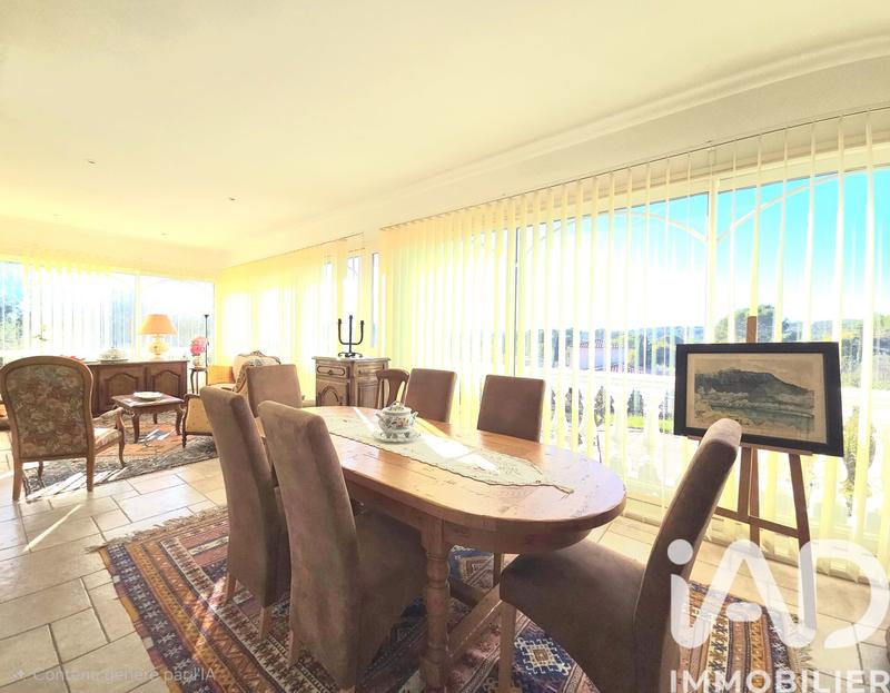 Maison - 300 m² - 7 pièces