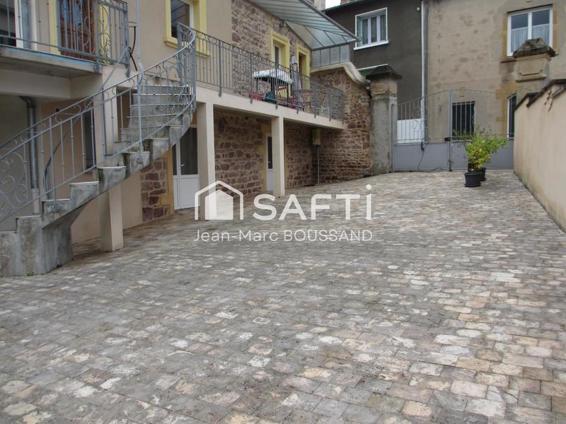 Maison de village - 270 m² - 9 pièces