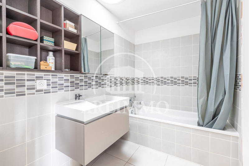 Maison - 94 m² - 5 pièces