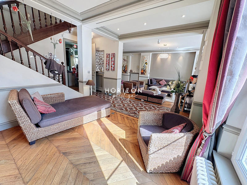 Maison - 167 m² - 7 pièces