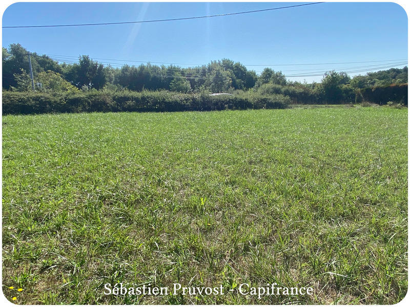 Terrain constructible - 1 500 m²