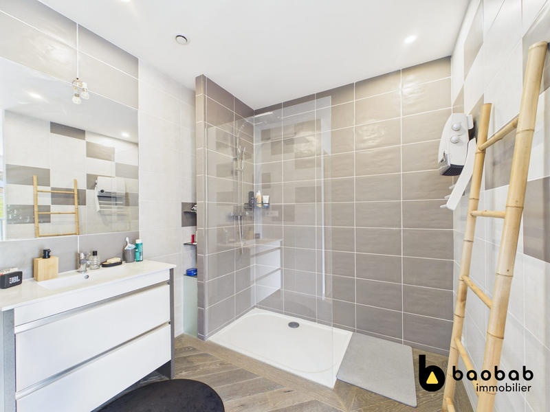 Appartement - 85 m² - 4 pièces