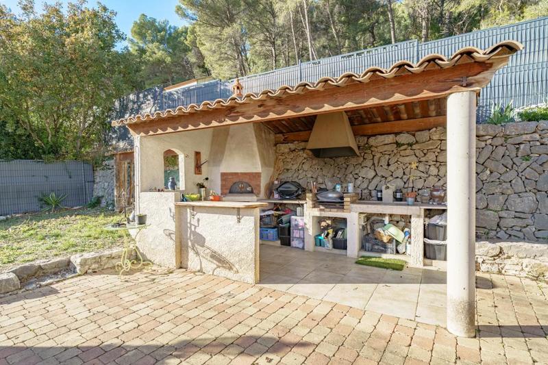 Propriété - 152 m² - 5 pièces