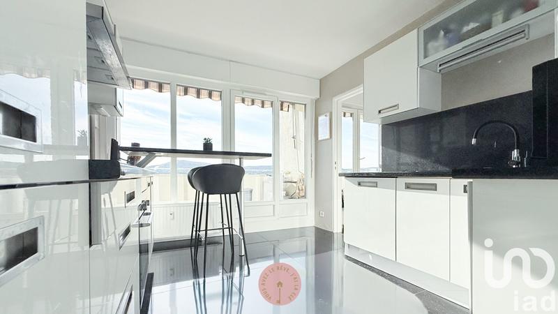 Appartement - 82 m² - 3 pièces