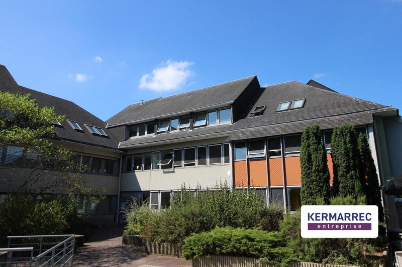 Bureau - 1 669 m²