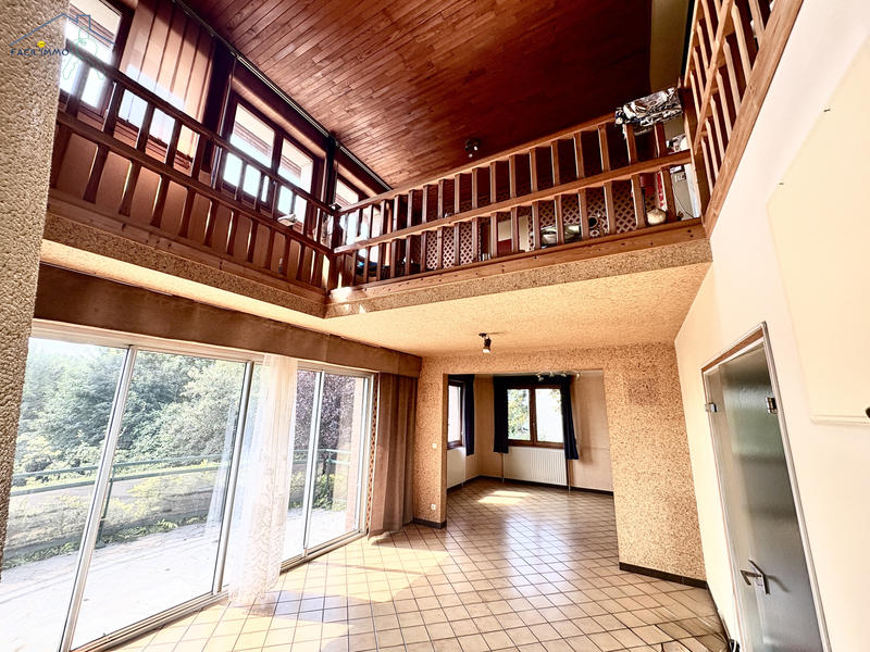 Maison - 220 m² - 9 pièces