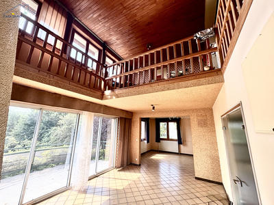 Maison - 220 m² - 9 pièces