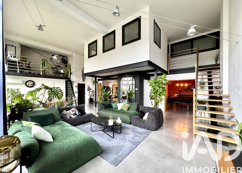 Loft - 185 m² - 5 pièces