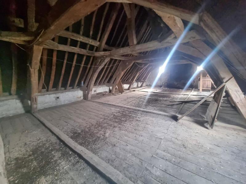 Maison - 241 m² - 11 pièces