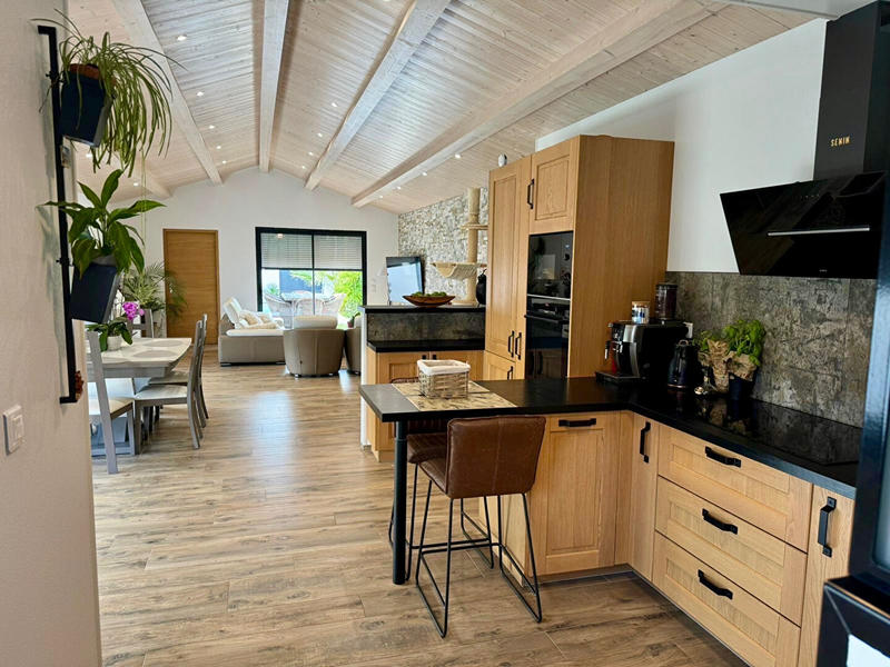 Maison - 137 m² - 4 pièces