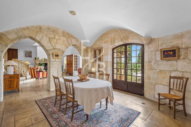 Villa - 205 m² - 5 pièces