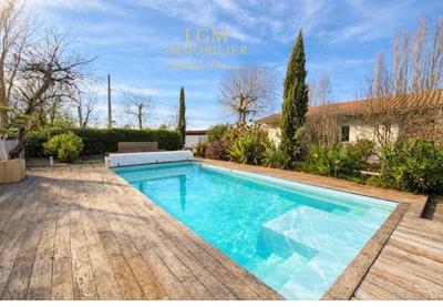 Villa - 207 m² - 4 pièces