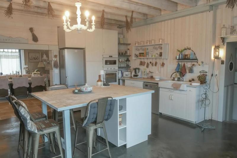 Maison en pierre - 350 m² - 8 pièces