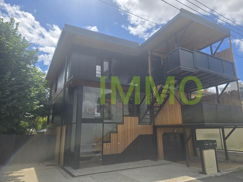 Appartement - 90 m² - 4 pièces