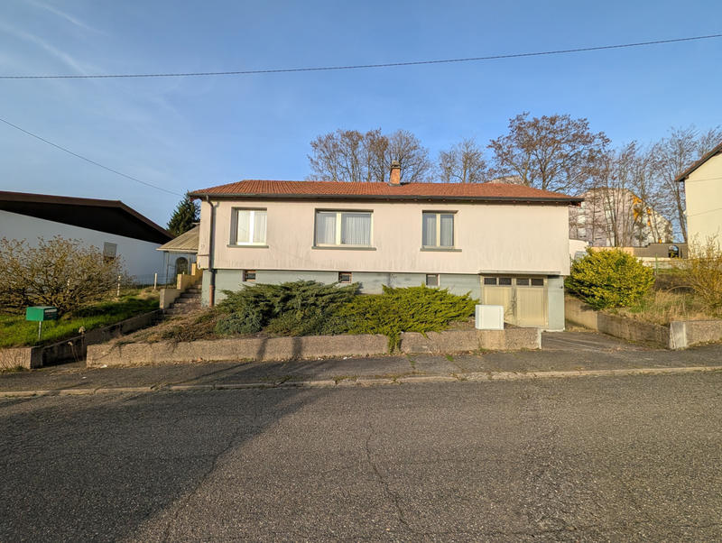 Maison - 90 m² - 5 pièces