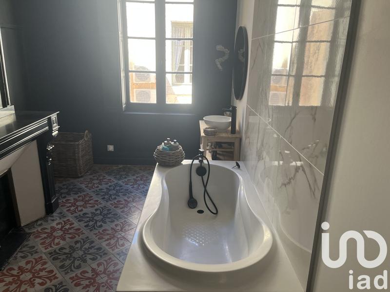 Maison - 383 m² - 10 pièces