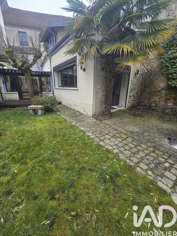 Maison - 358 m² - 10 pièces