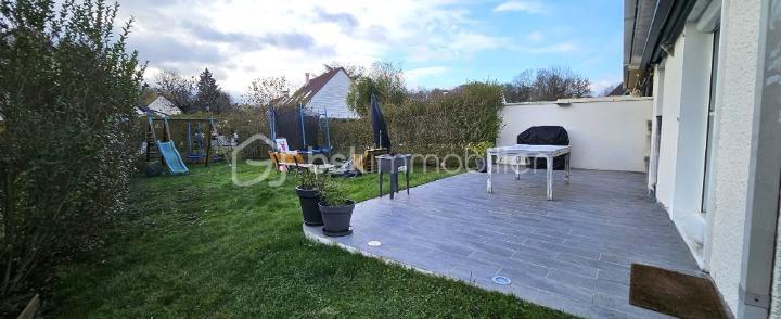 Maison de ville - 100 m² - 5 pièces