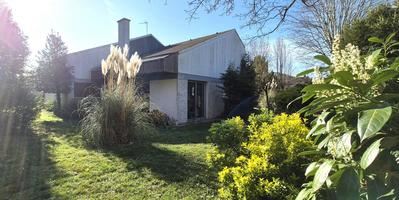Maison - 245 m² - 9 pièces