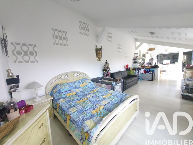 Maison - 250 m² - 8 pièces