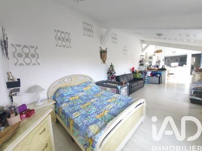 Maison - 250 m² - 8 pièces