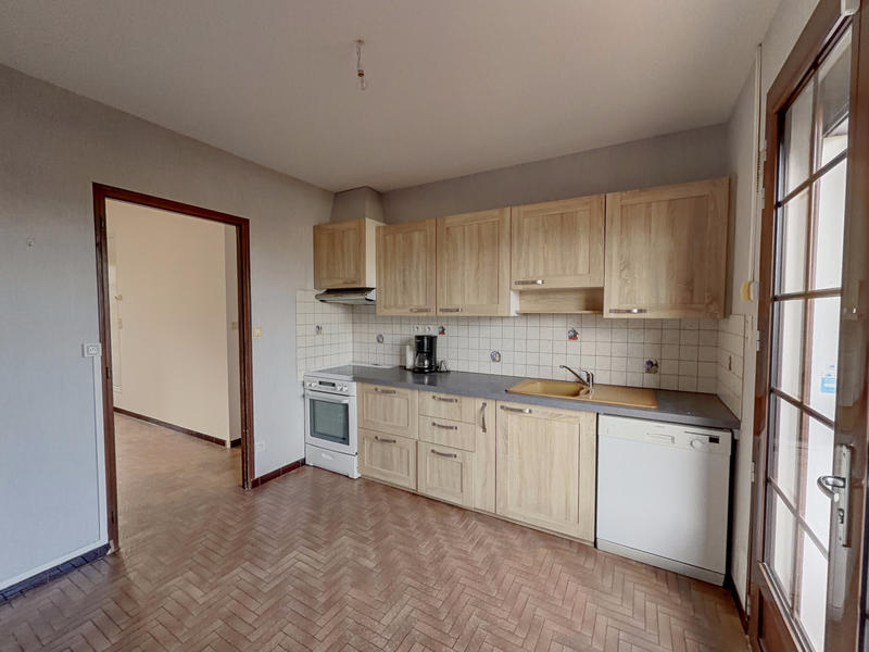 Maison - 92 m² - 5 pièces