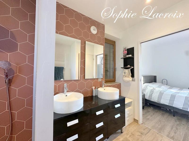 Demeure - 258 m² - 8 pièces