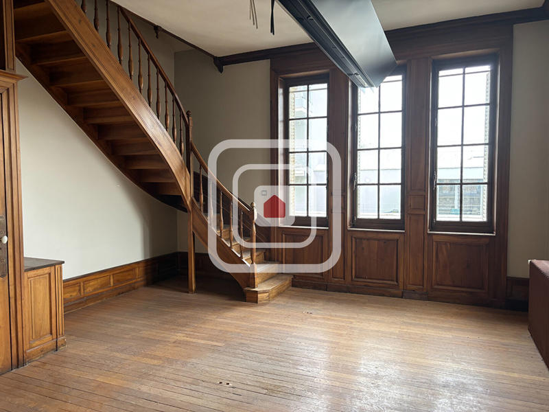 Appartement - 198 m² - 5 pièces