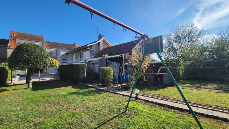 Maison - 312 m² - 12 pièces