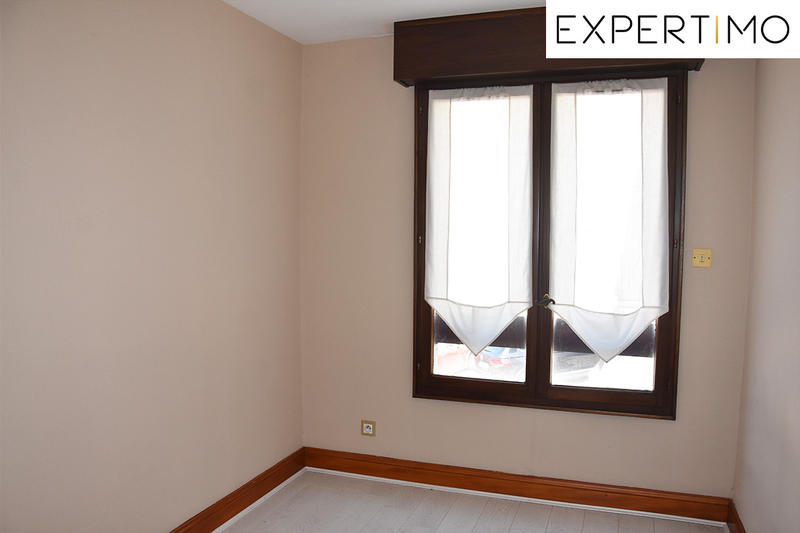 Maison - 184 m² - 8 pièces