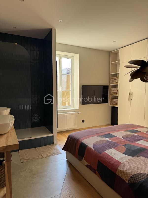 Appartement - 99 m² - 4 pièces