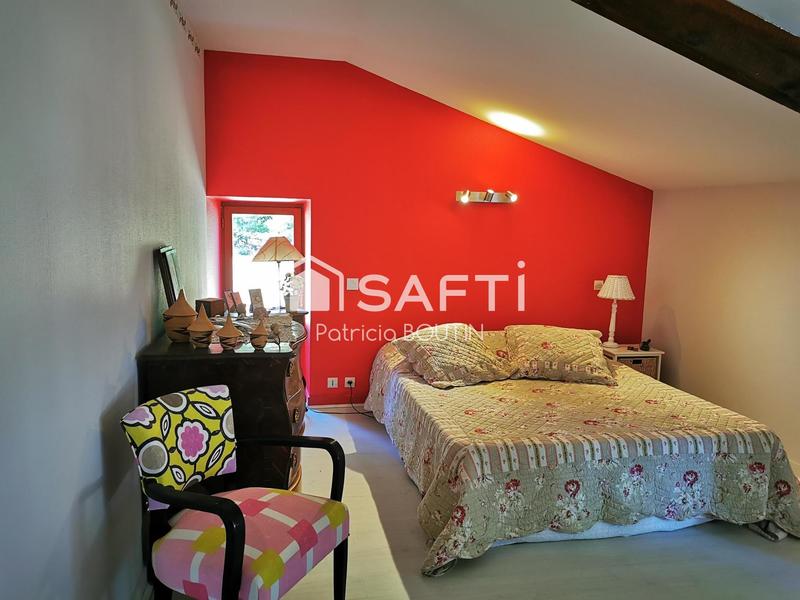 Maison - 260 m² - 10 pièces