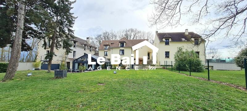 Magasins - 700 m² - 15 pièces