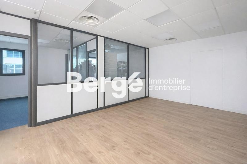 Bureau - 143 m²