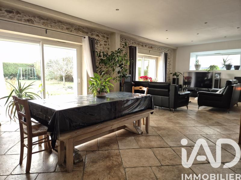 Maison - 200 m² - 6 pièces