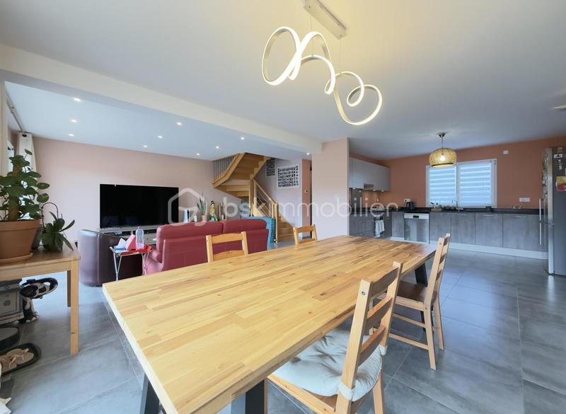 Maison - 146 m² - 6 pièces