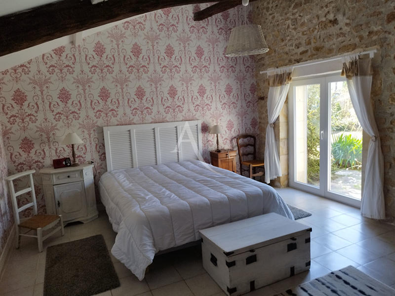 Maison - 247 m² - 5 pièces