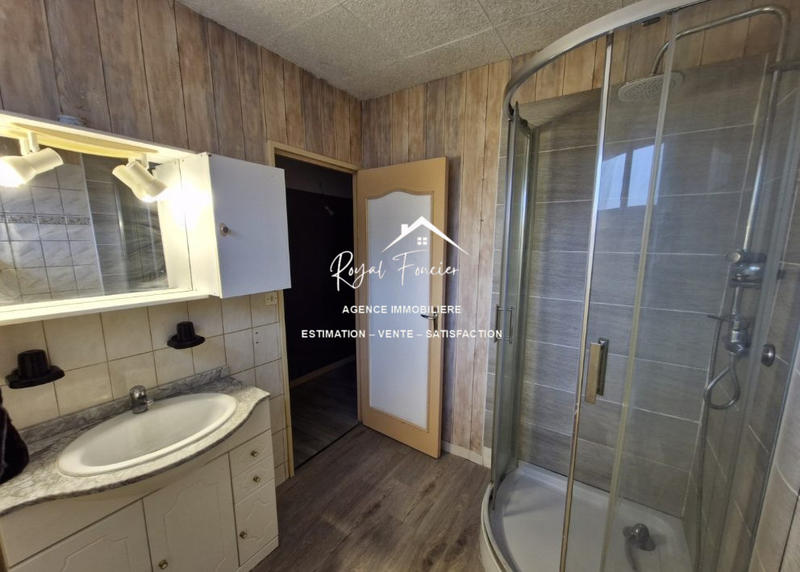 Maison traditionnelle - 87 m² - 6 pièces