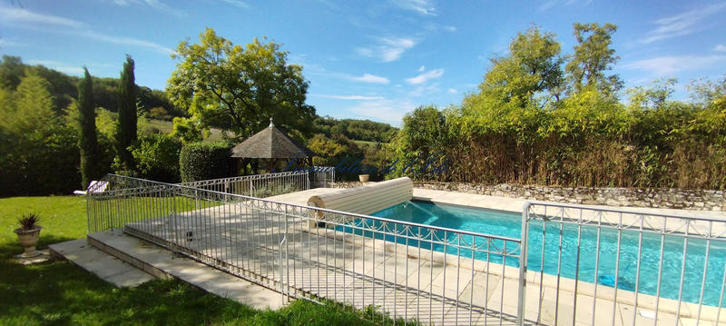 Maison - 450 m² - 15 pièces