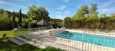 Maison - 450 m² - 15 pièces