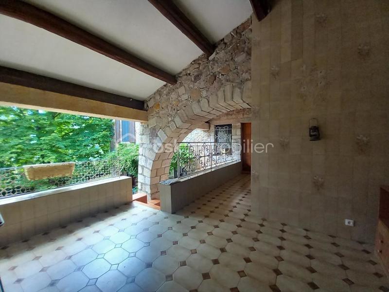 Propriété - 200 m² - 5 pièces