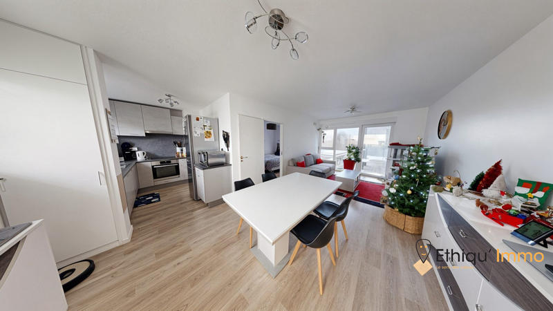 Appartement - 80 m² - 4 pièces