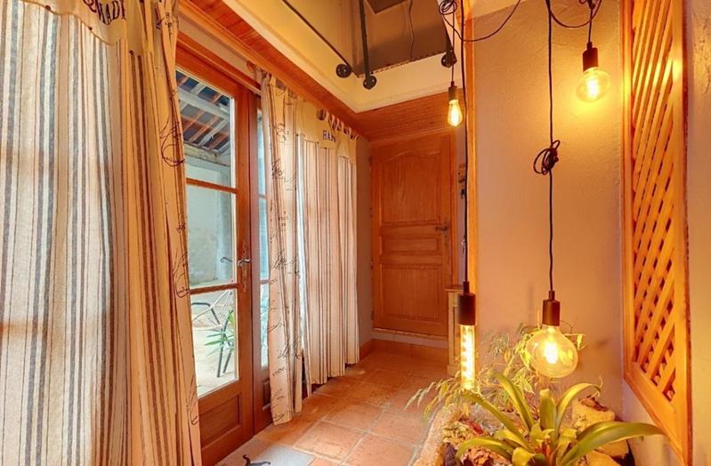 Maison - 245 m² - 12 pièces