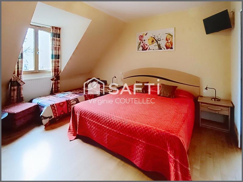 Maison - 254 m² - 12 pièces