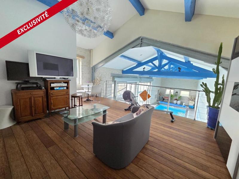 Maison - 371 m² - 7 pièces