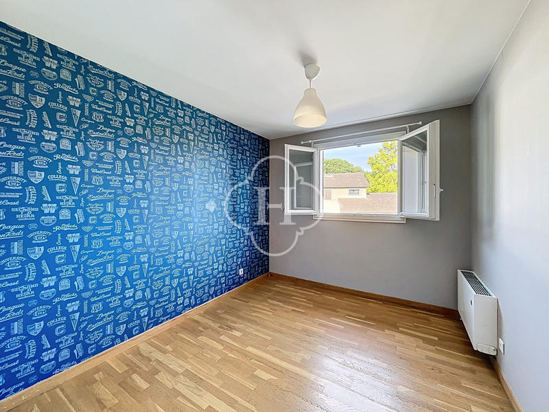 Maison - 195 m² - 7 pièces